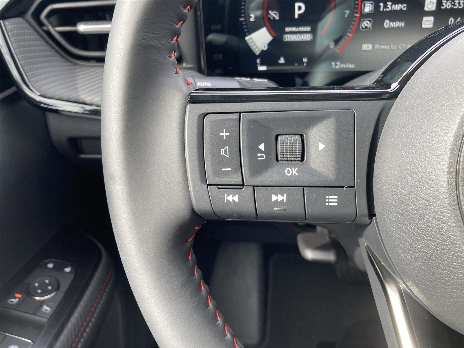 New 2025 Nissan Kicks SR image 23