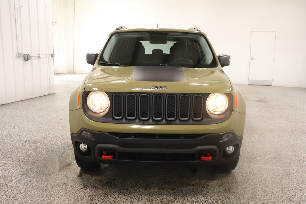 Used 2015 Jeep Renegade Trailhawk AWD/4WD image 3