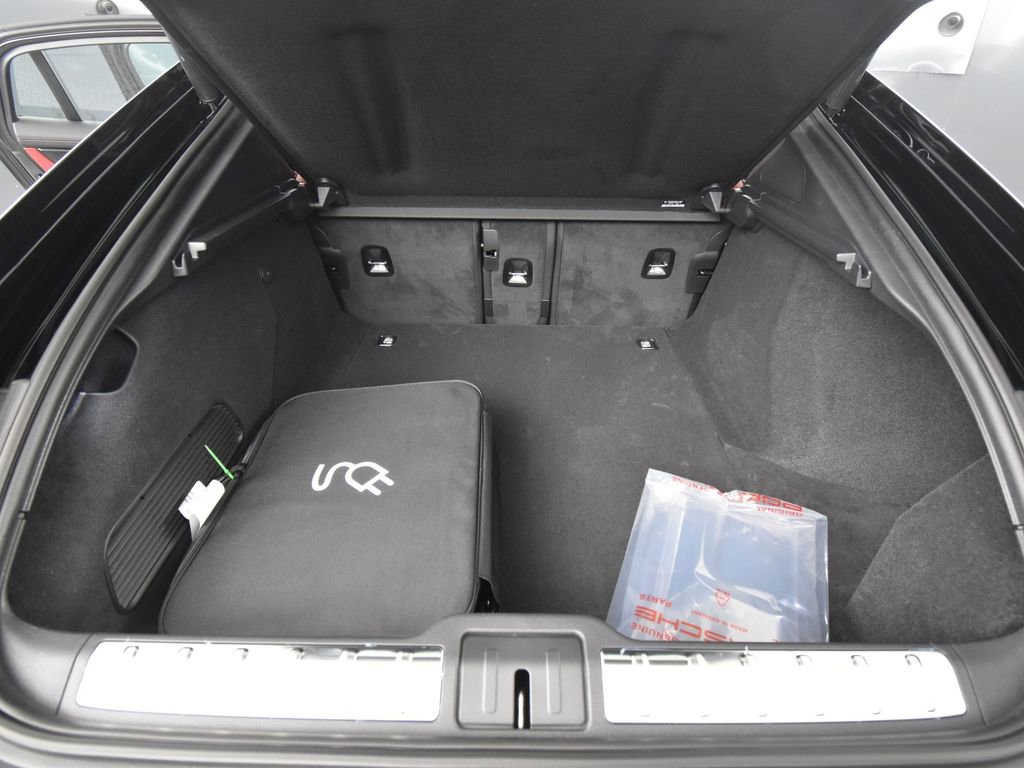 New 2025 Porsche Panamera 4 image 34