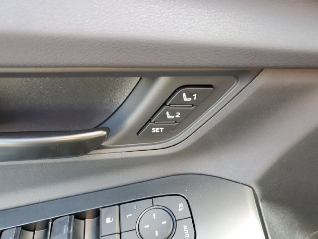 New 2026 Toyota C-HR AWD/4WD image 17
