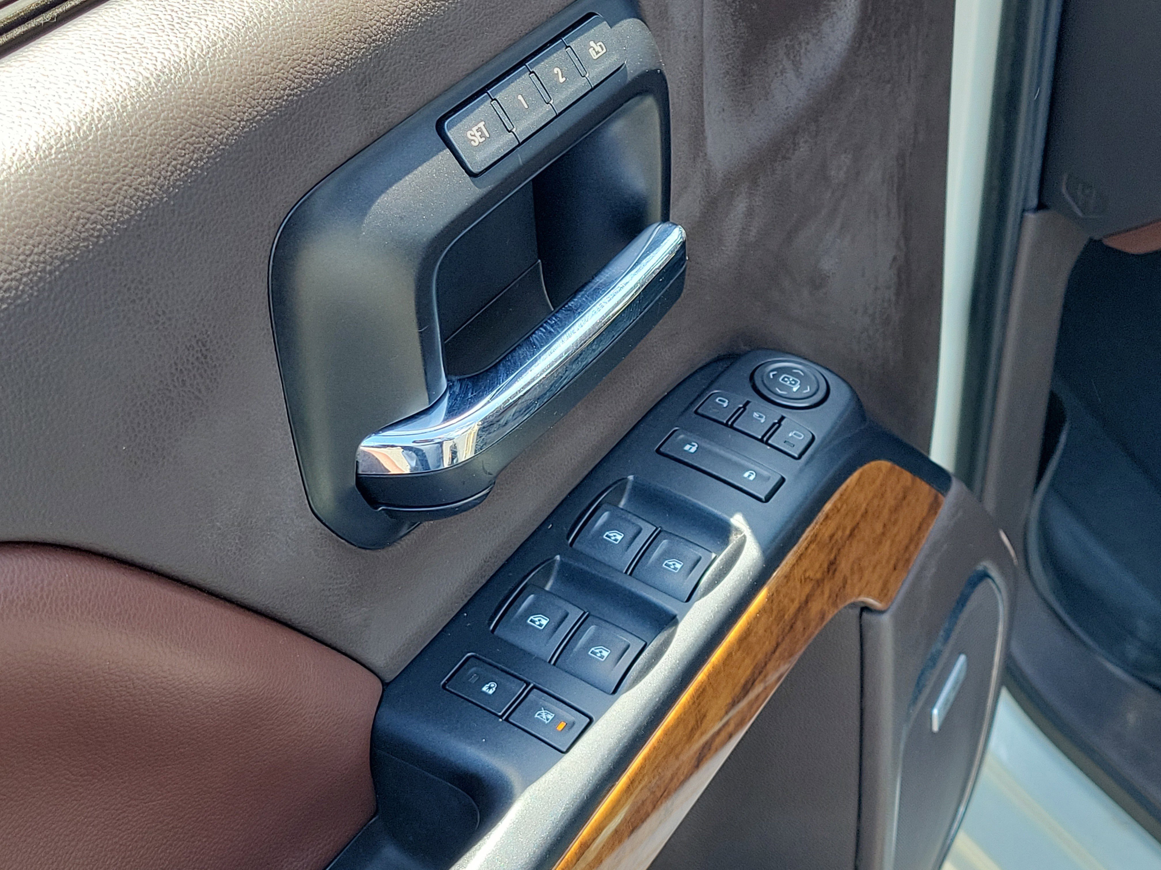 Used 2014 Chevrolet Silverado 1500 High Country w/ High Country Premium Package AWD/4WD image 20