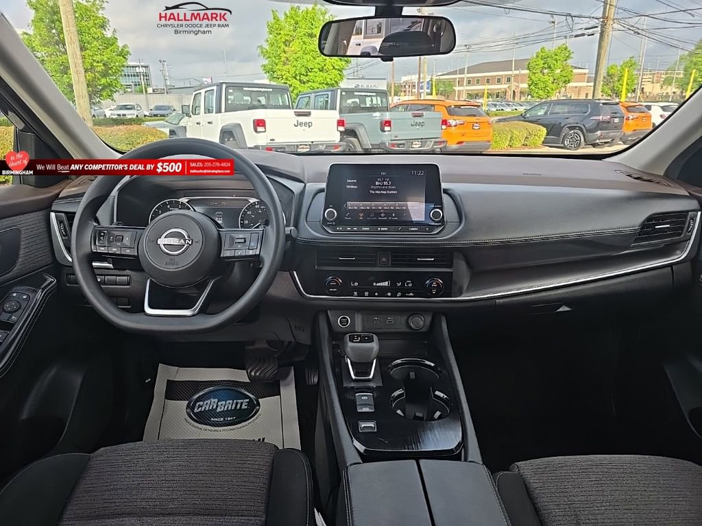 Used 2023 Nissan Rogue SV FWD image 23