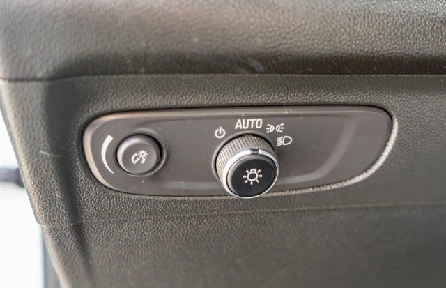 Used 2023 Buick Envision Preferred image 23