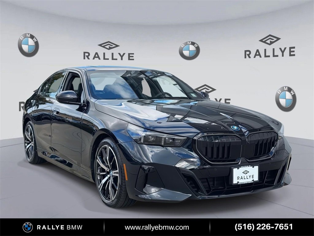 Used 2025 BMW 550e xDrive w/ Premium Package