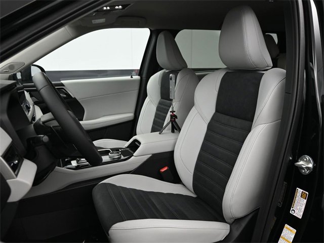 New 2025 Mitsubishi Outlander SE image 6