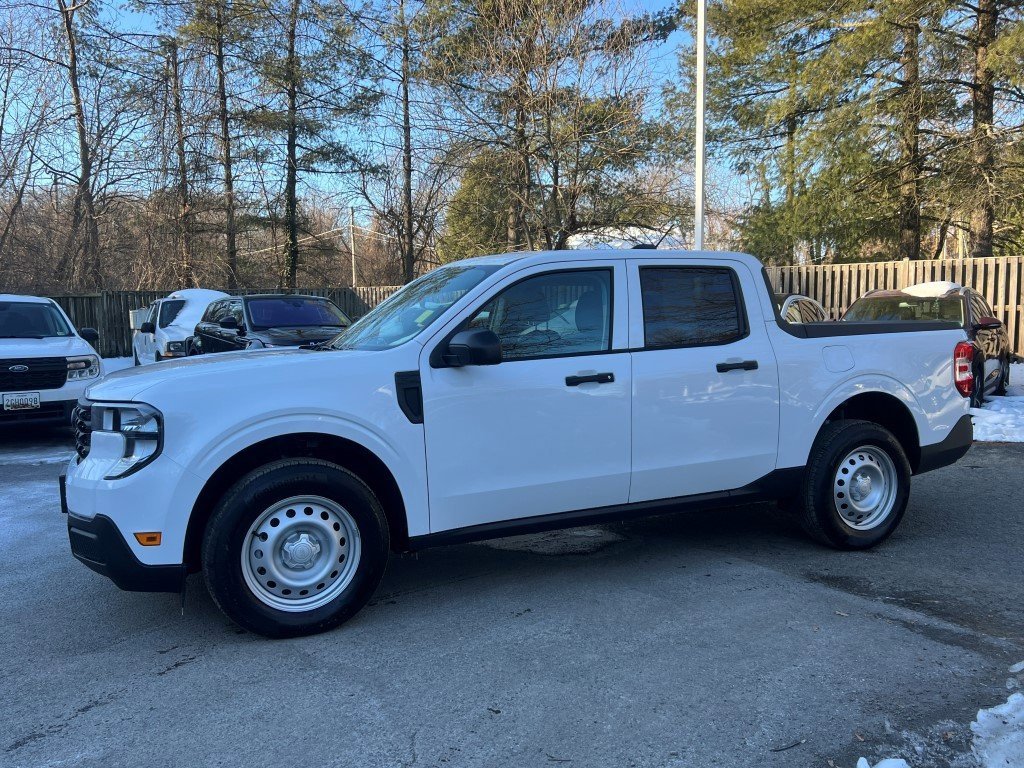 Used 2025 Ford Maverick XL image 3