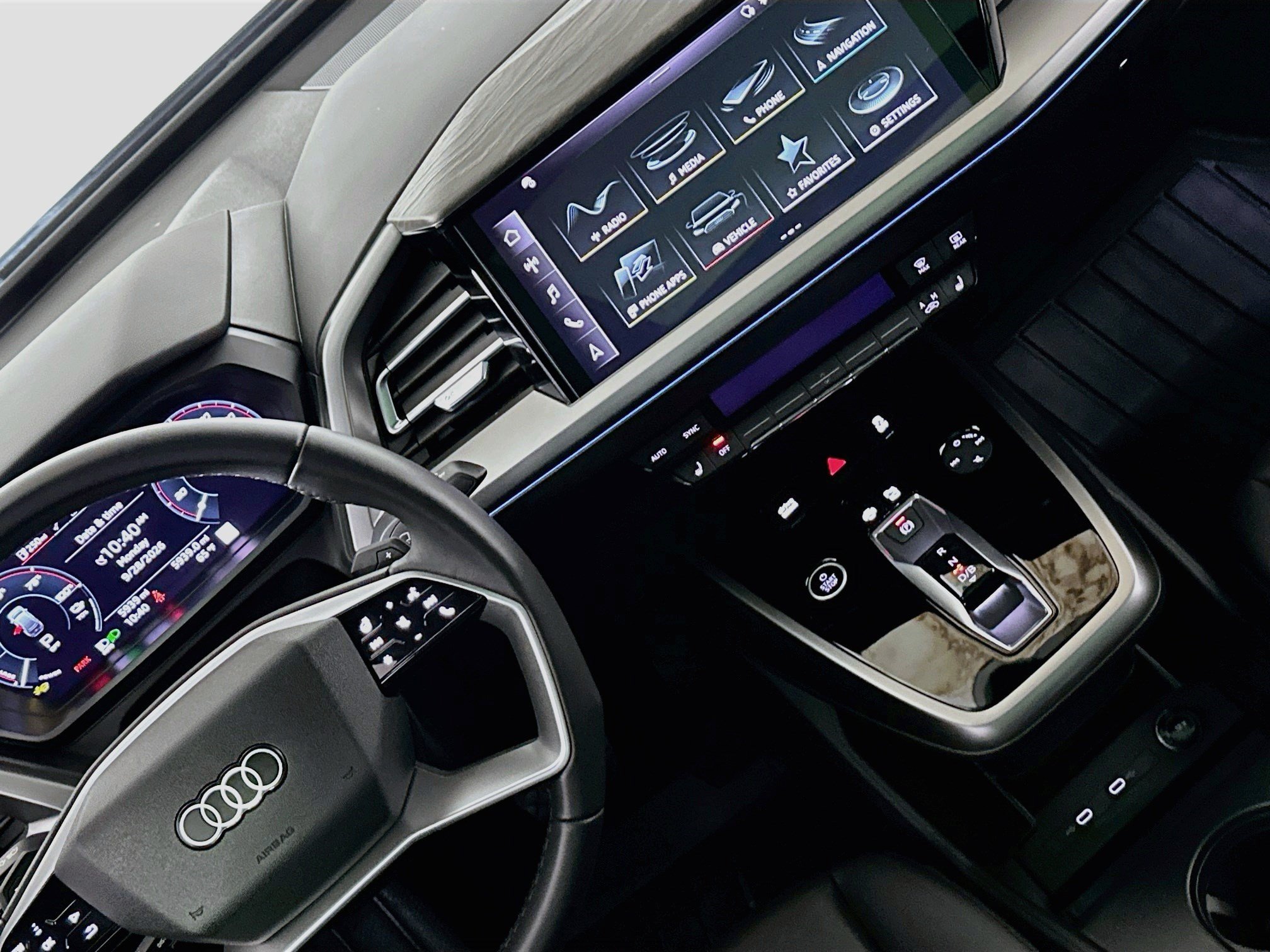 Used 2025 Audi Q4 e-tron Premium Plus w/ Premium Plus RWD image 17
