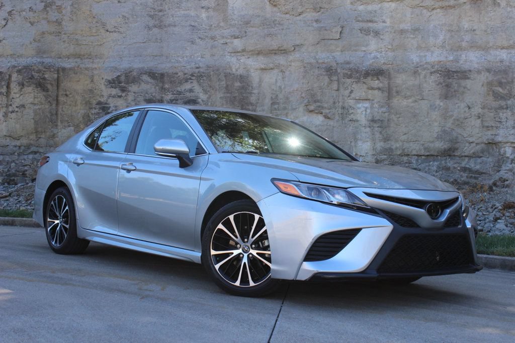 Used 2019 Toyota Camry SE w/ Convenience Package