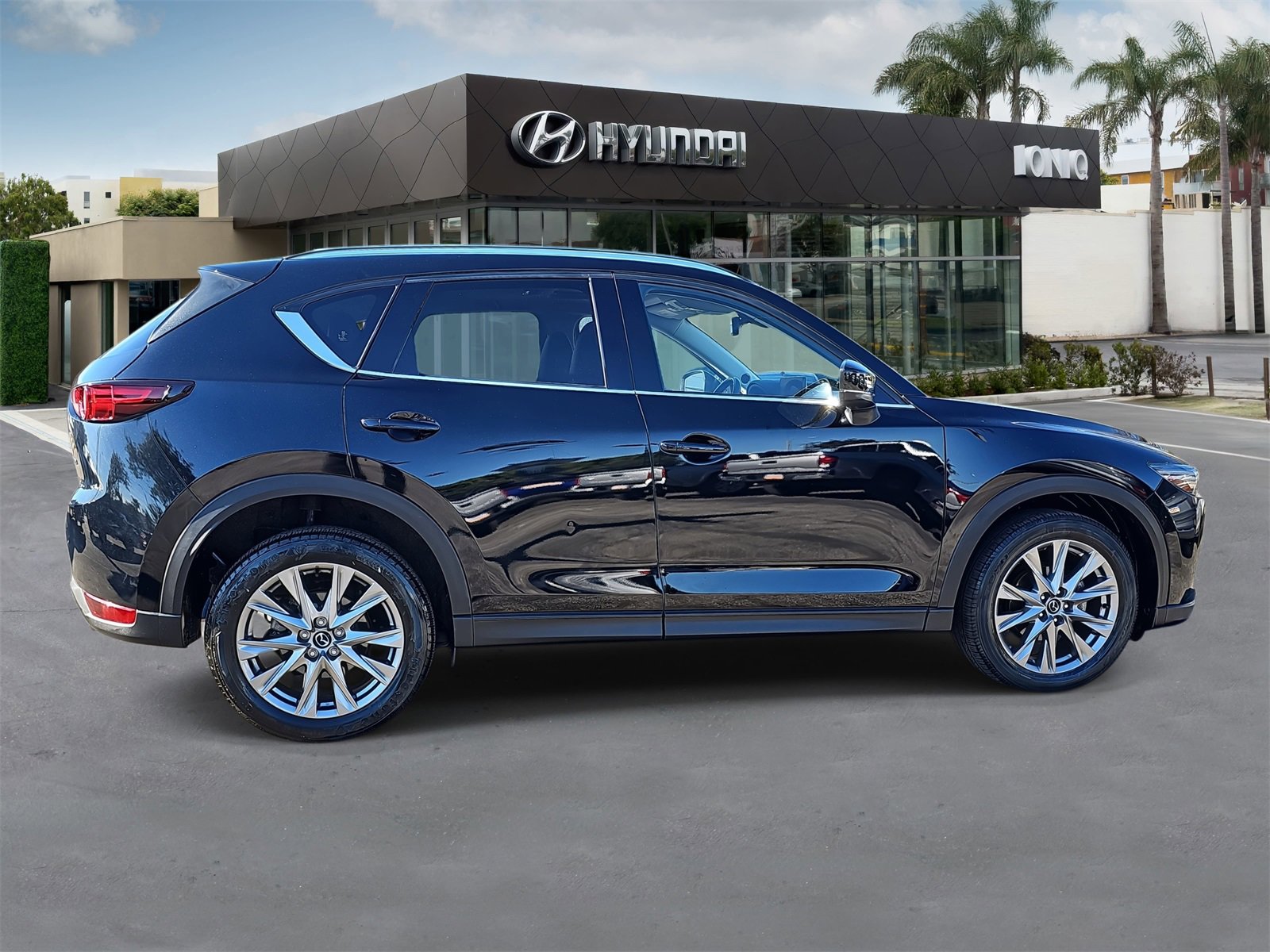 Used 2021 MAZDA CX-5 Grand Touring image 2