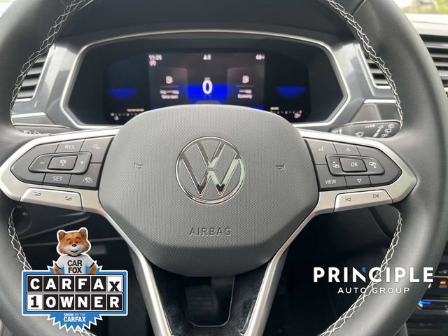 Used 2022 Volkswagen Tiguan SE w/ Panoramic Sunroof Package image 18