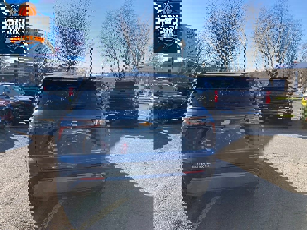 New 2026 Chevrolet Equinox LT image 6