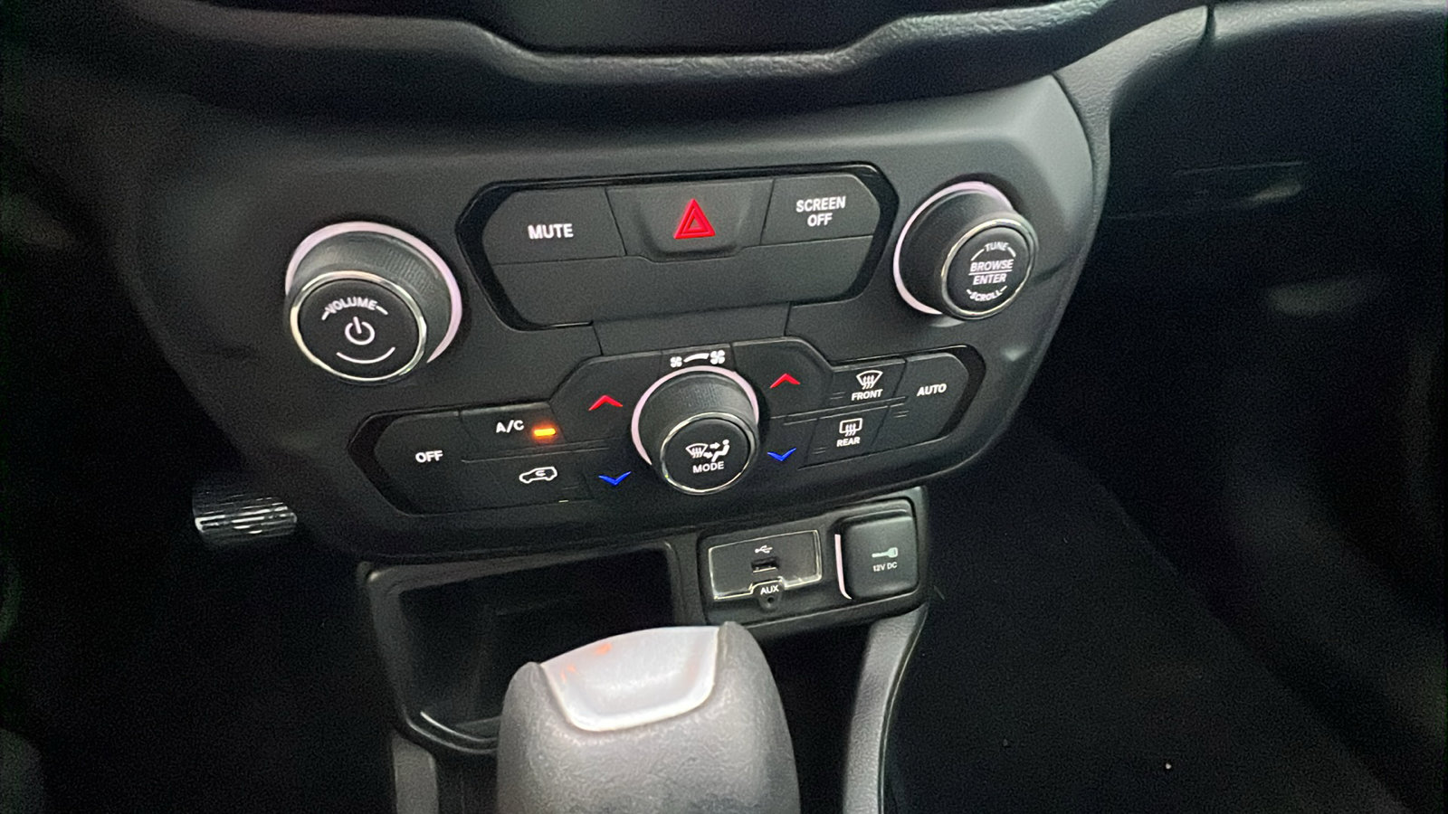Used 2020 Jeep Renegade Altitude image 34