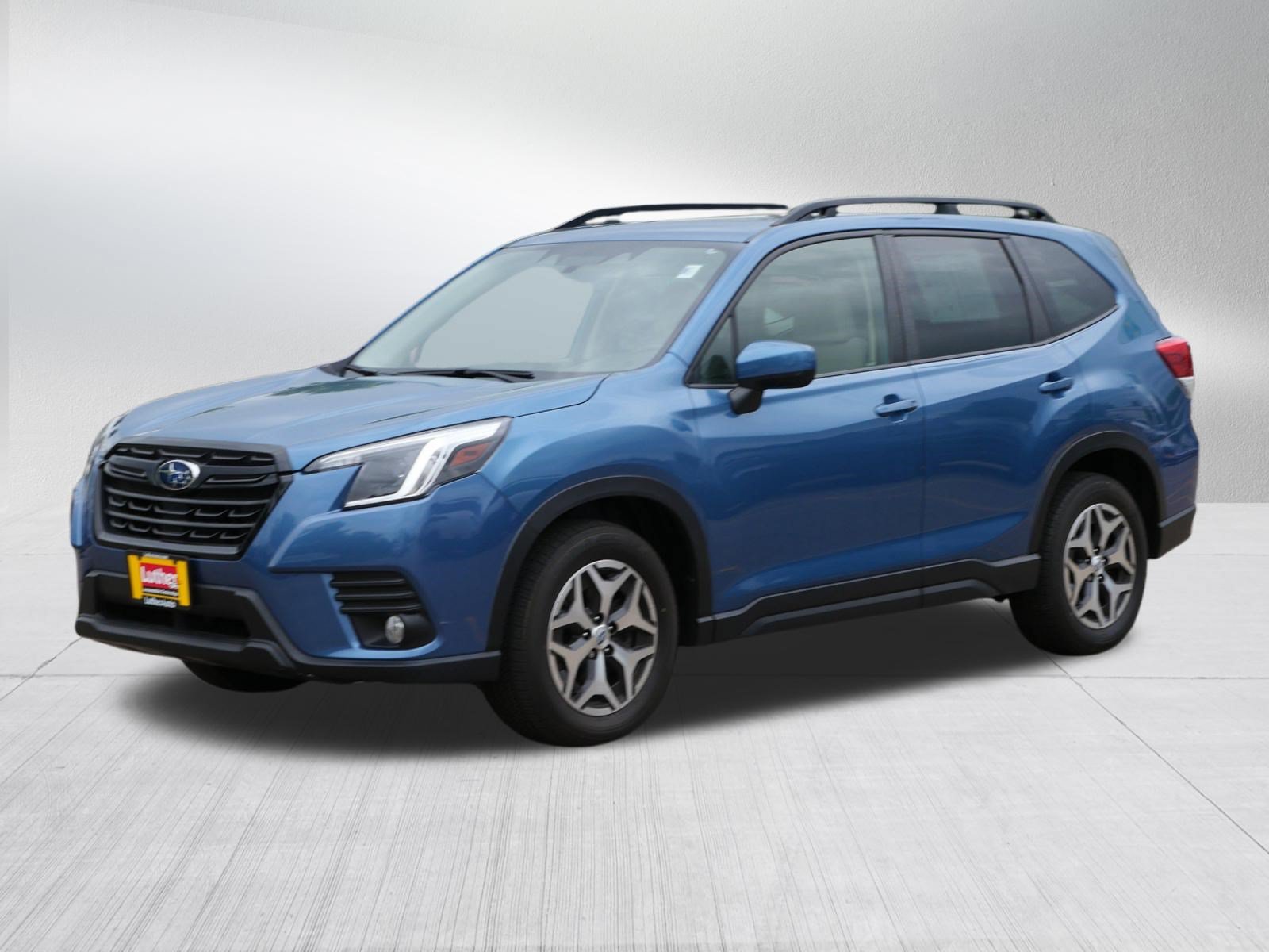 Used 2022 Subaru Forester Premium w/ Popular Package #1 AWD/4WD image 3