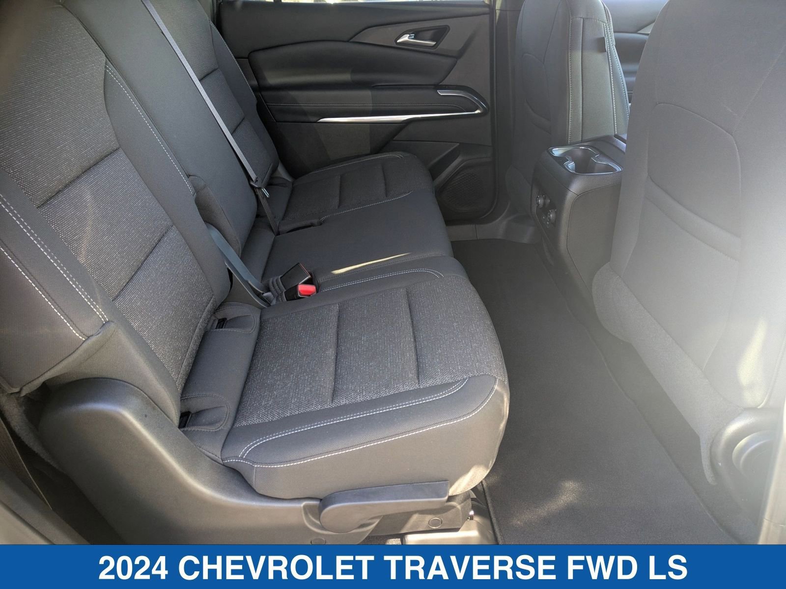 Used 2024 Chevrolet Traverse LS image 39