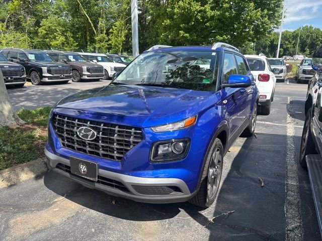 Used 2025 Hyundai Venue SEL FWD image 5