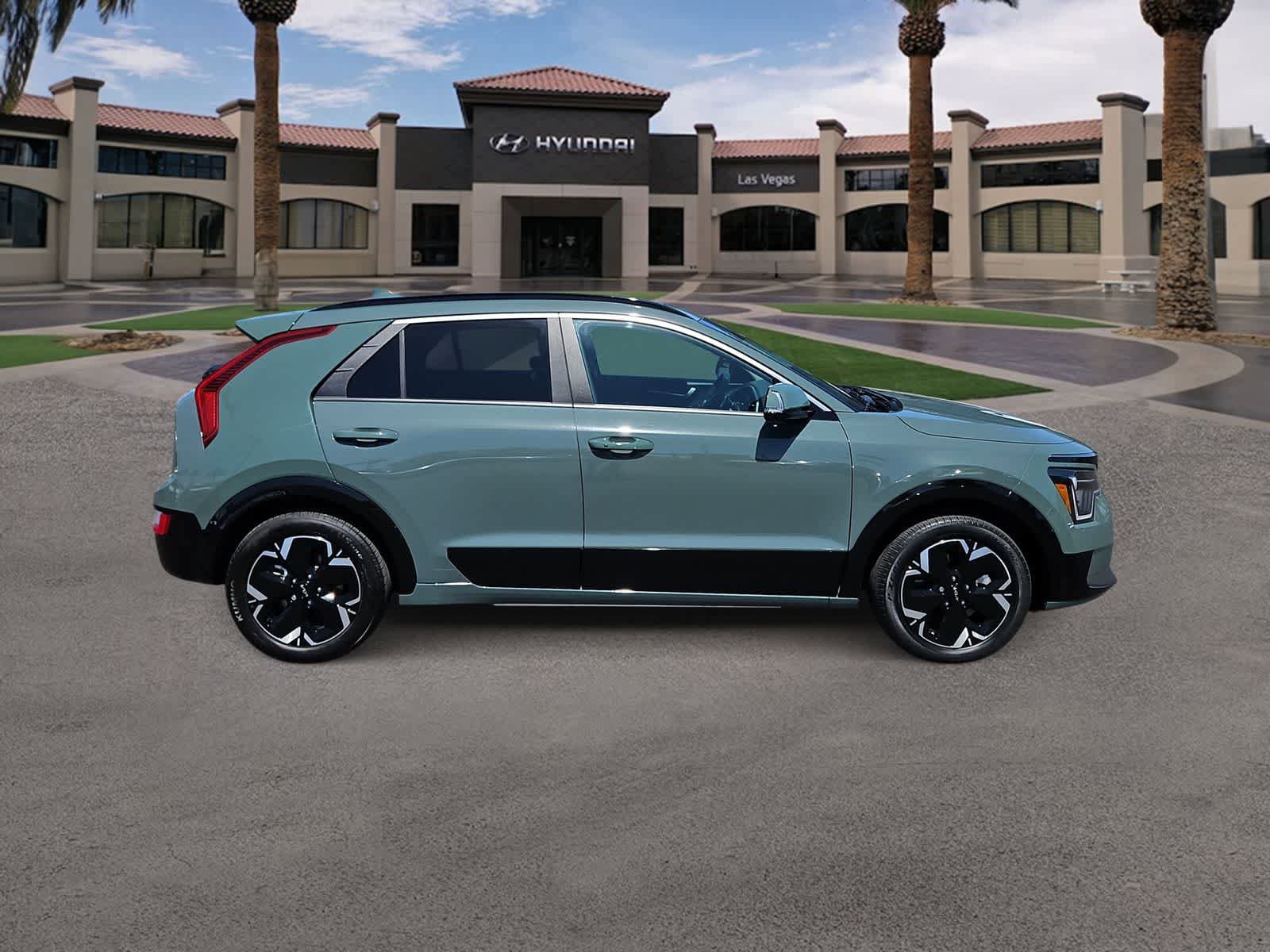 Used 2025 Kia Niro Wind FWD image 9