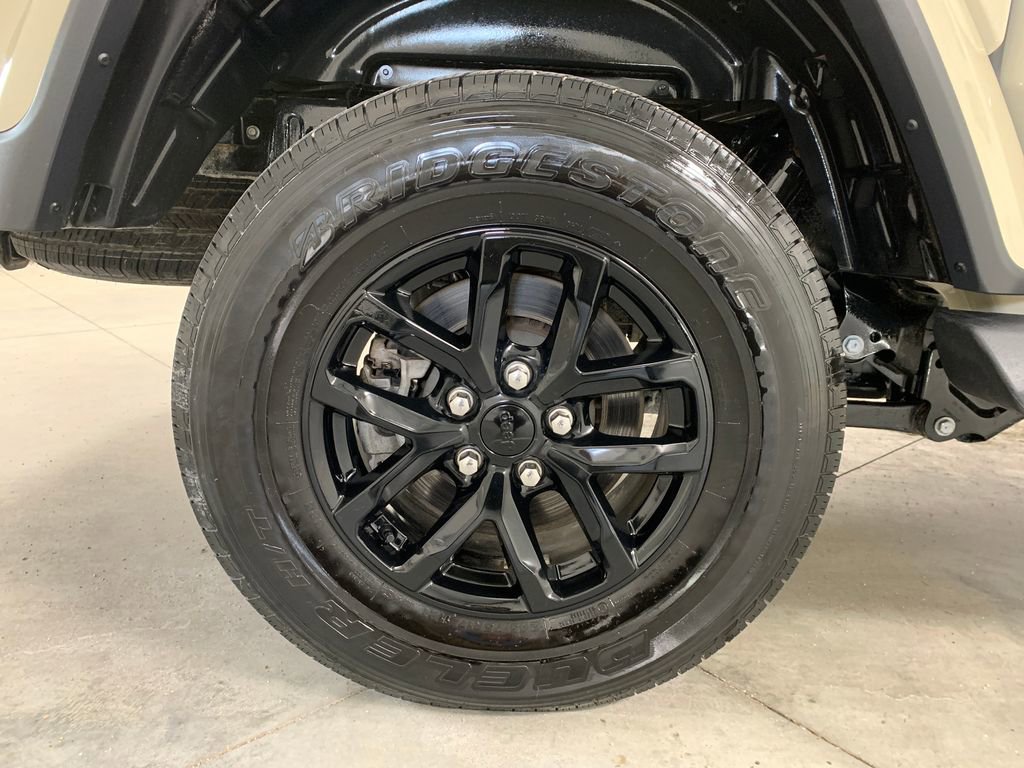 Used 2022 Jeep Gladiator Sport image 10