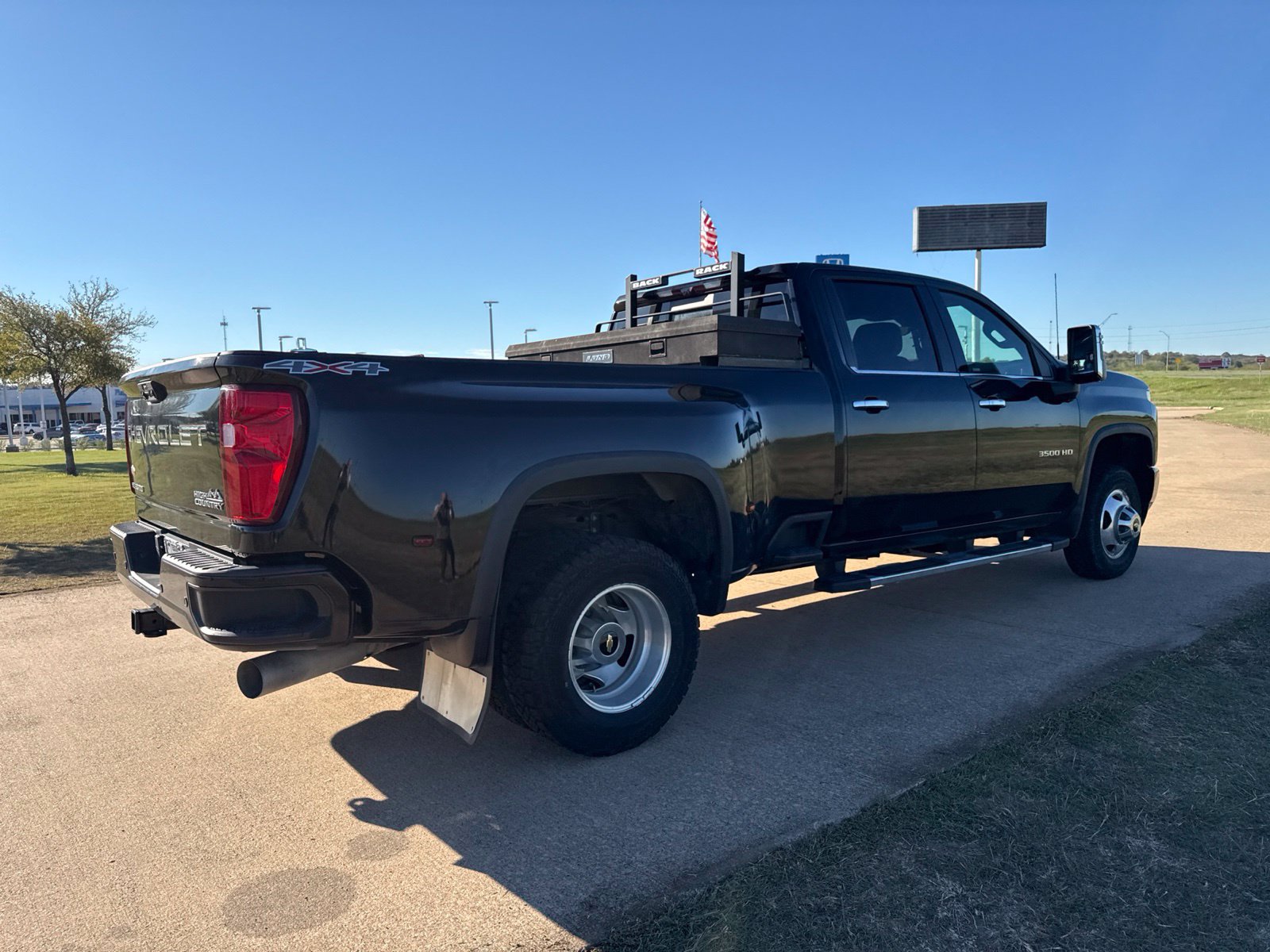 Used 2021 Chevrolet Silverado 3500 High Country AWD/4WD image 9