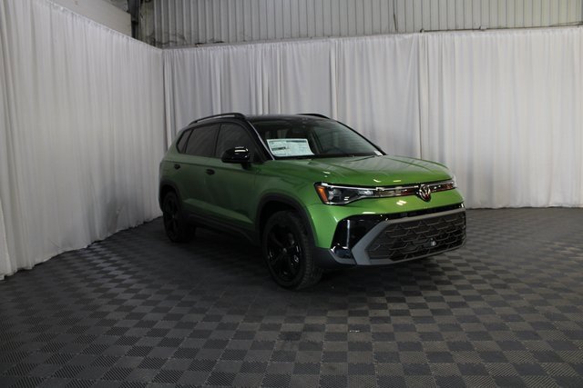 New 2025 Volkswagen Taos SE image 25