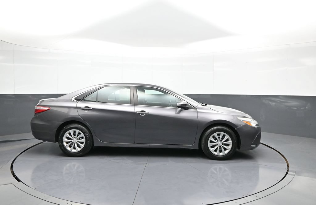 Used 2016 Toyota Camry LE FWD image 5