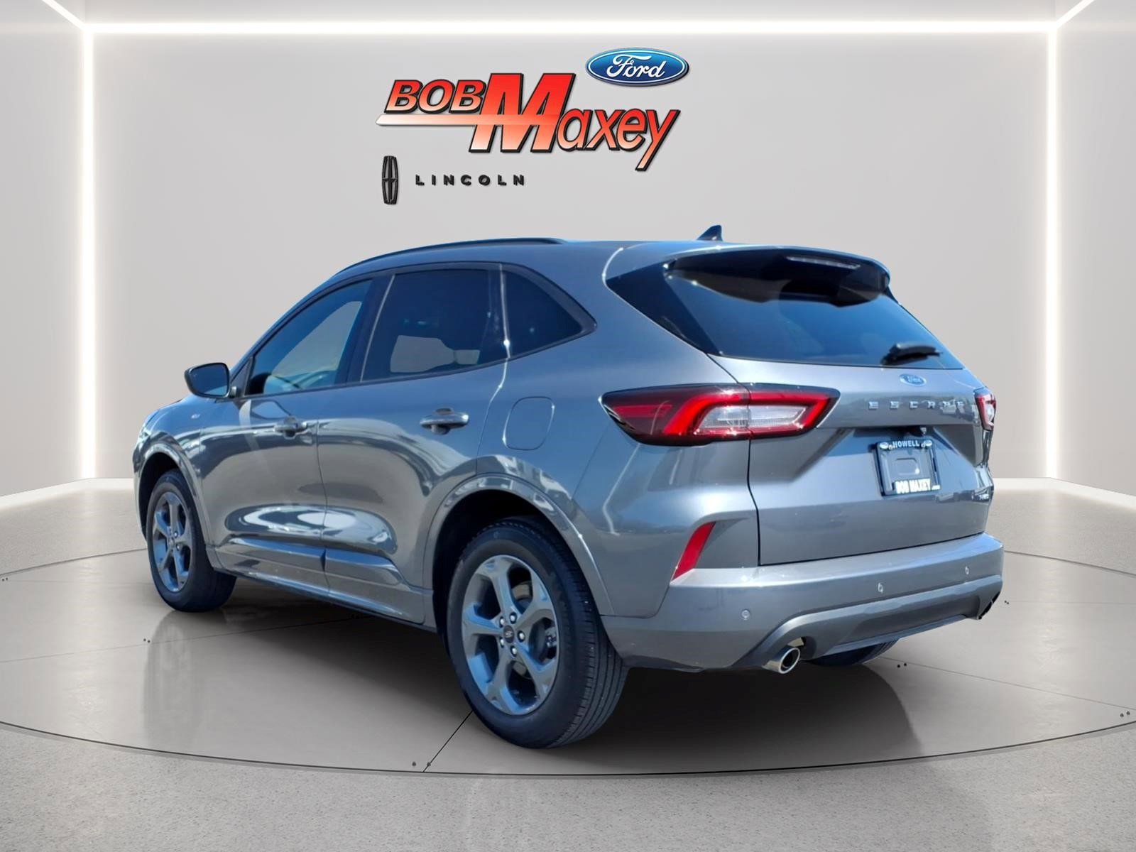 Used 2024 Ford Escape ST-Line w/ Tech Pack #1 AWD/4WD image 8