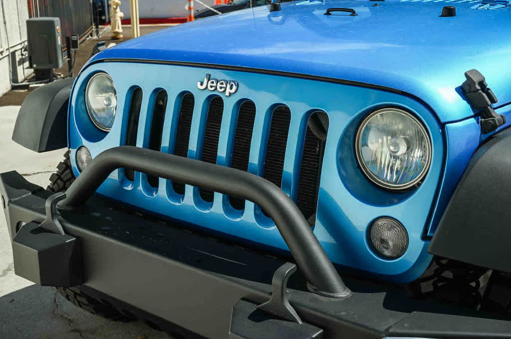 Used 2010 Jeep Wrangler Unlimited Sport AWD/4WD image 11