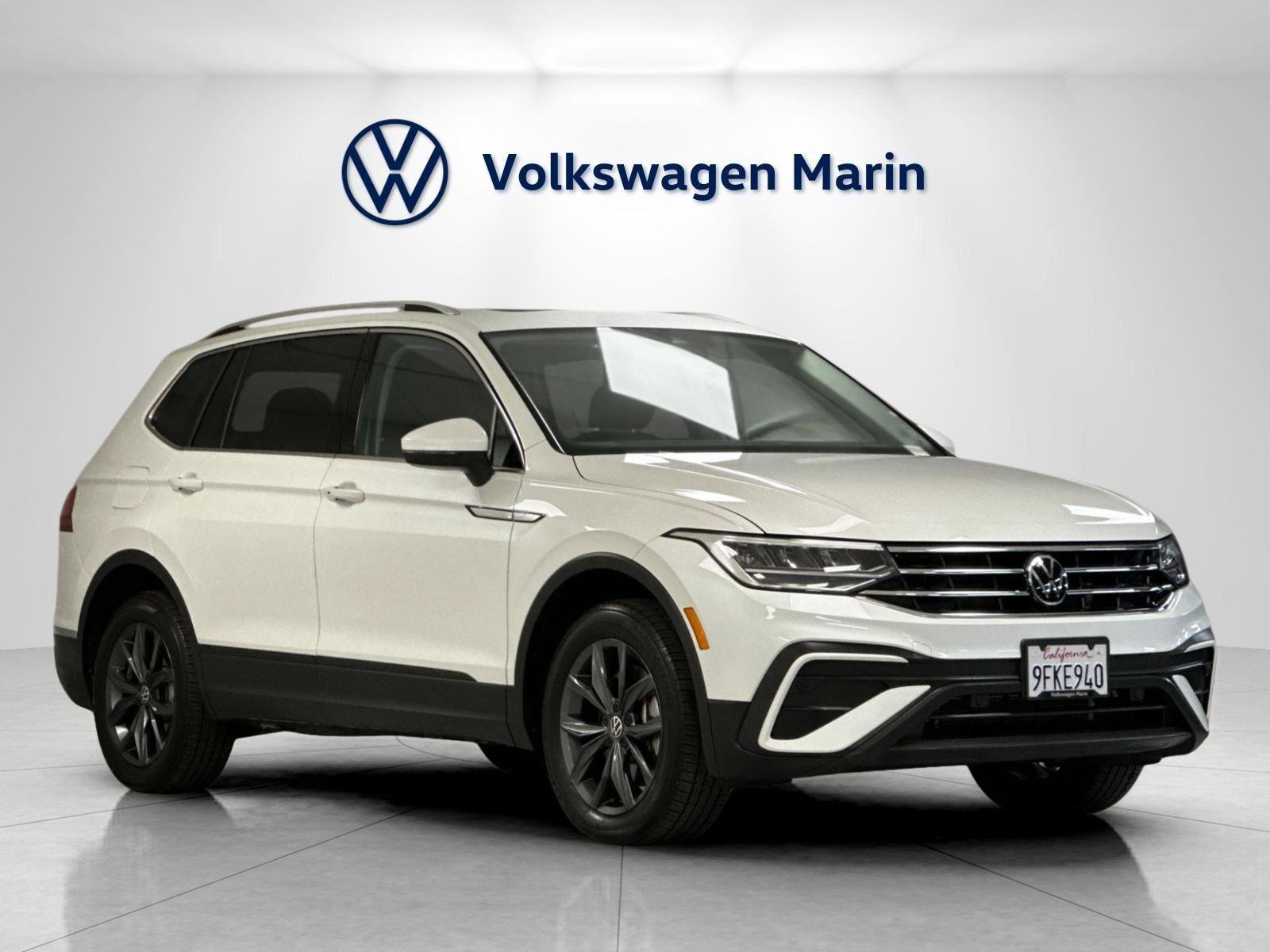 Used 2023 Volkswagen Tiguan SE w/ Panoramic Sunroof Package FWD image 7