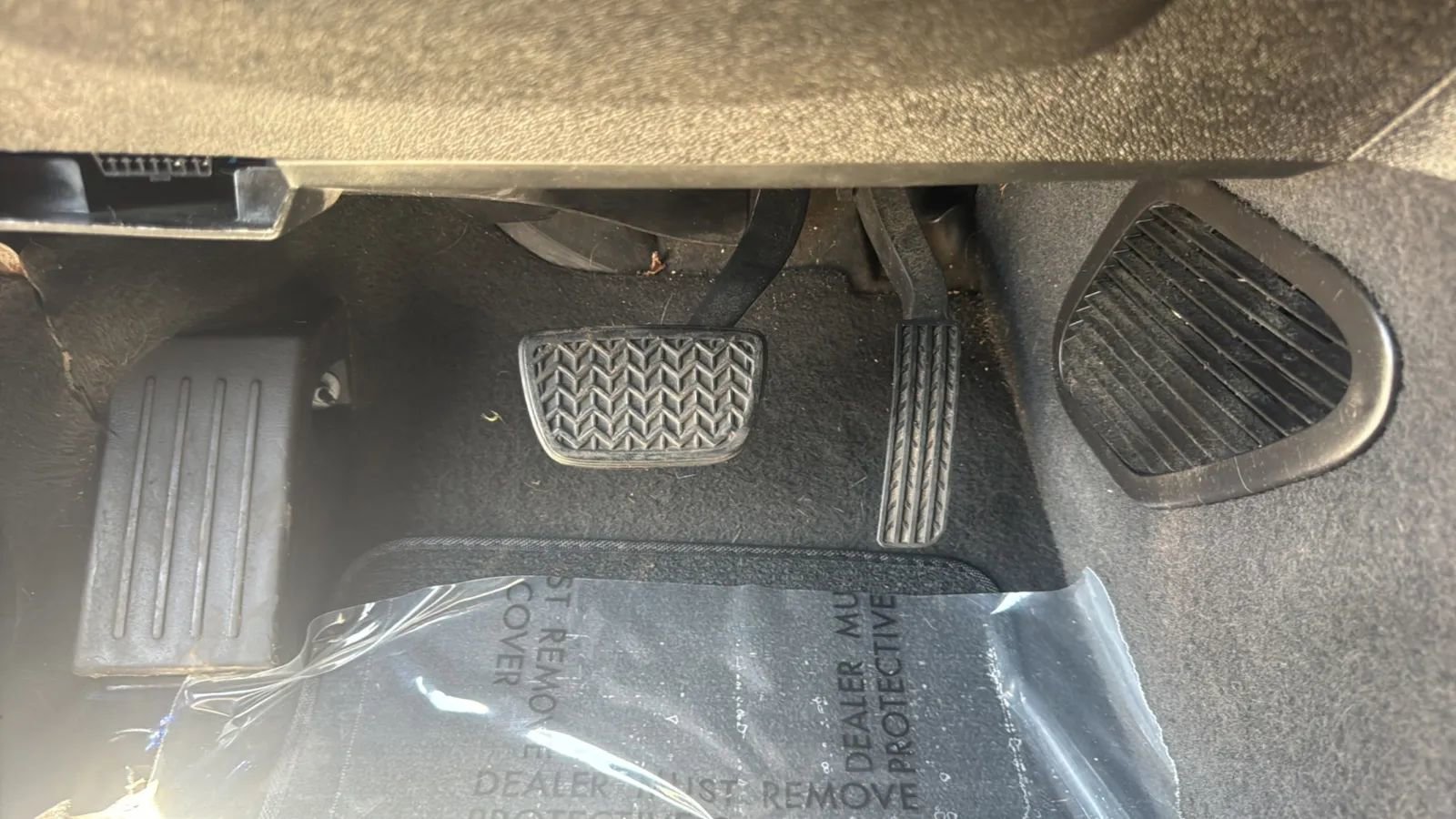 Used 2015 GMC Acadia SLE FWD image 30