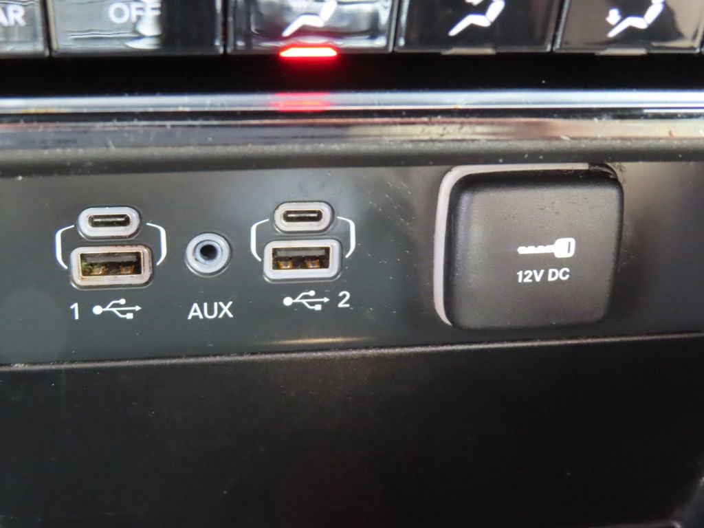 Certified 2024 Jeep Grand Cherokee L Limited AWD/4WD image 9