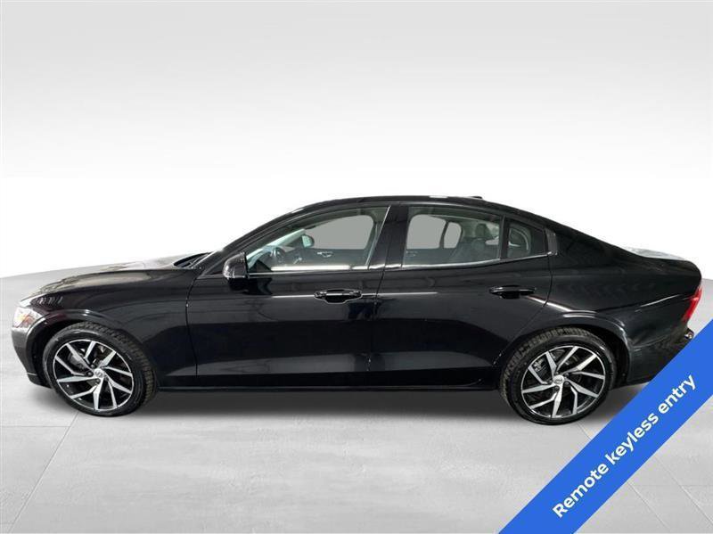 Used 2019 Volvo S60 T6 Momentum w/ Premium Package image 8