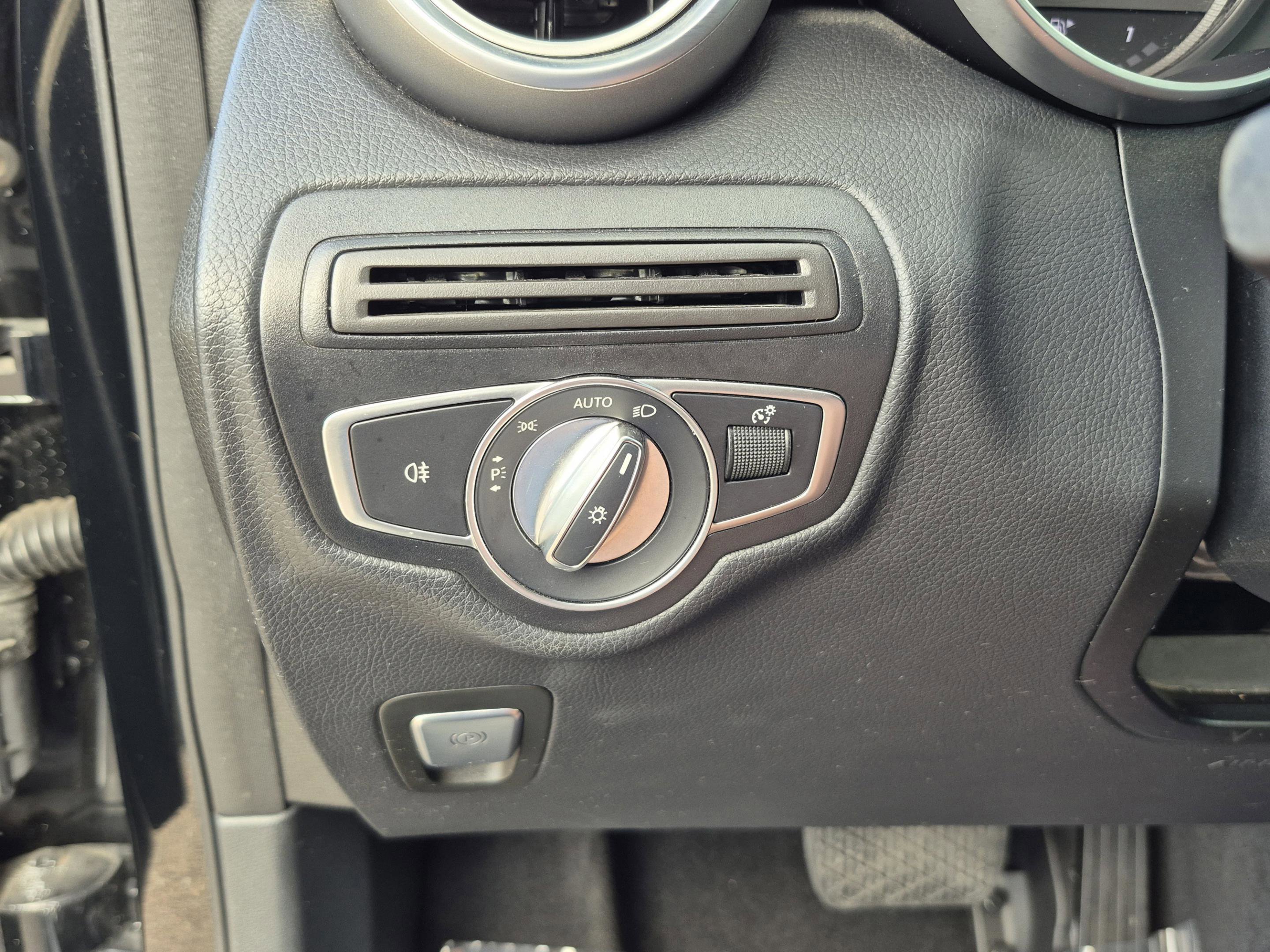 Used 2018 Mercedes-Benz GLC 300 image 29