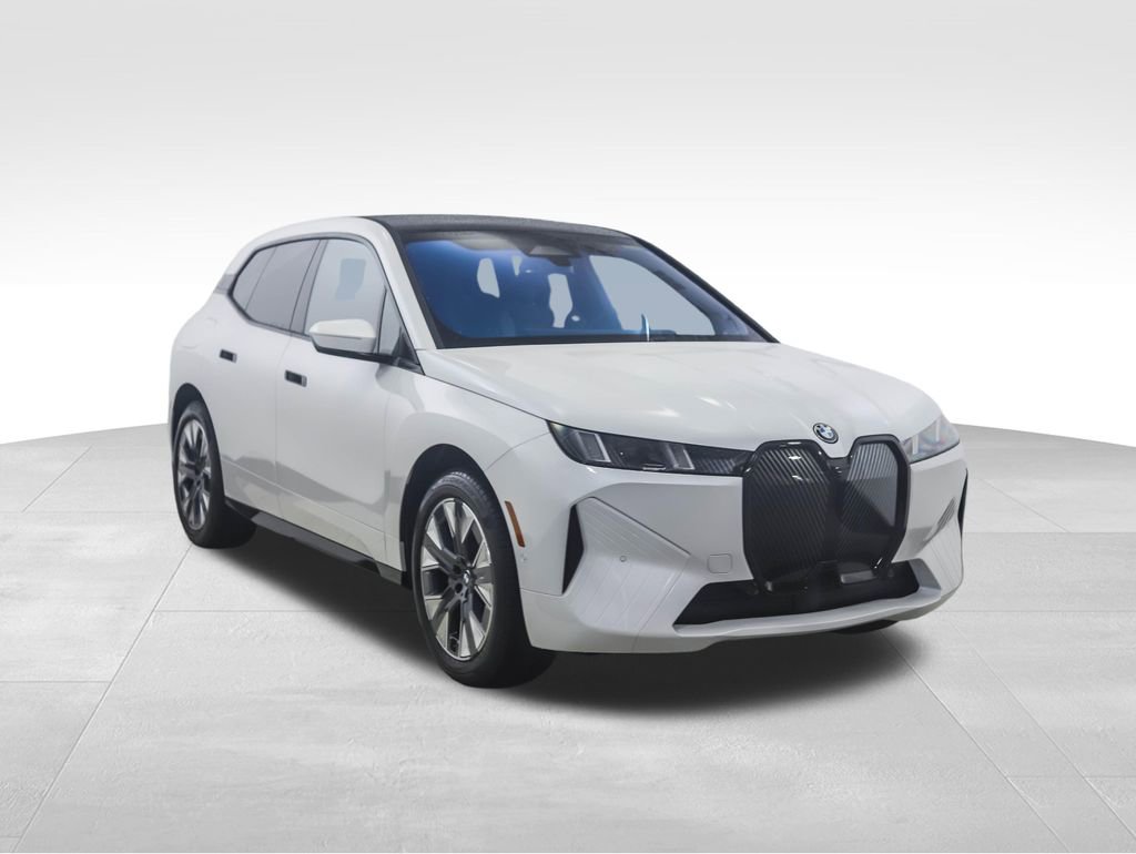 Used 2026 BMW iX xDrive60 w/ Premium Package image 7