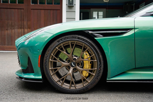 Used 2025 Aston Martin DB12 Coupe RWD image 4