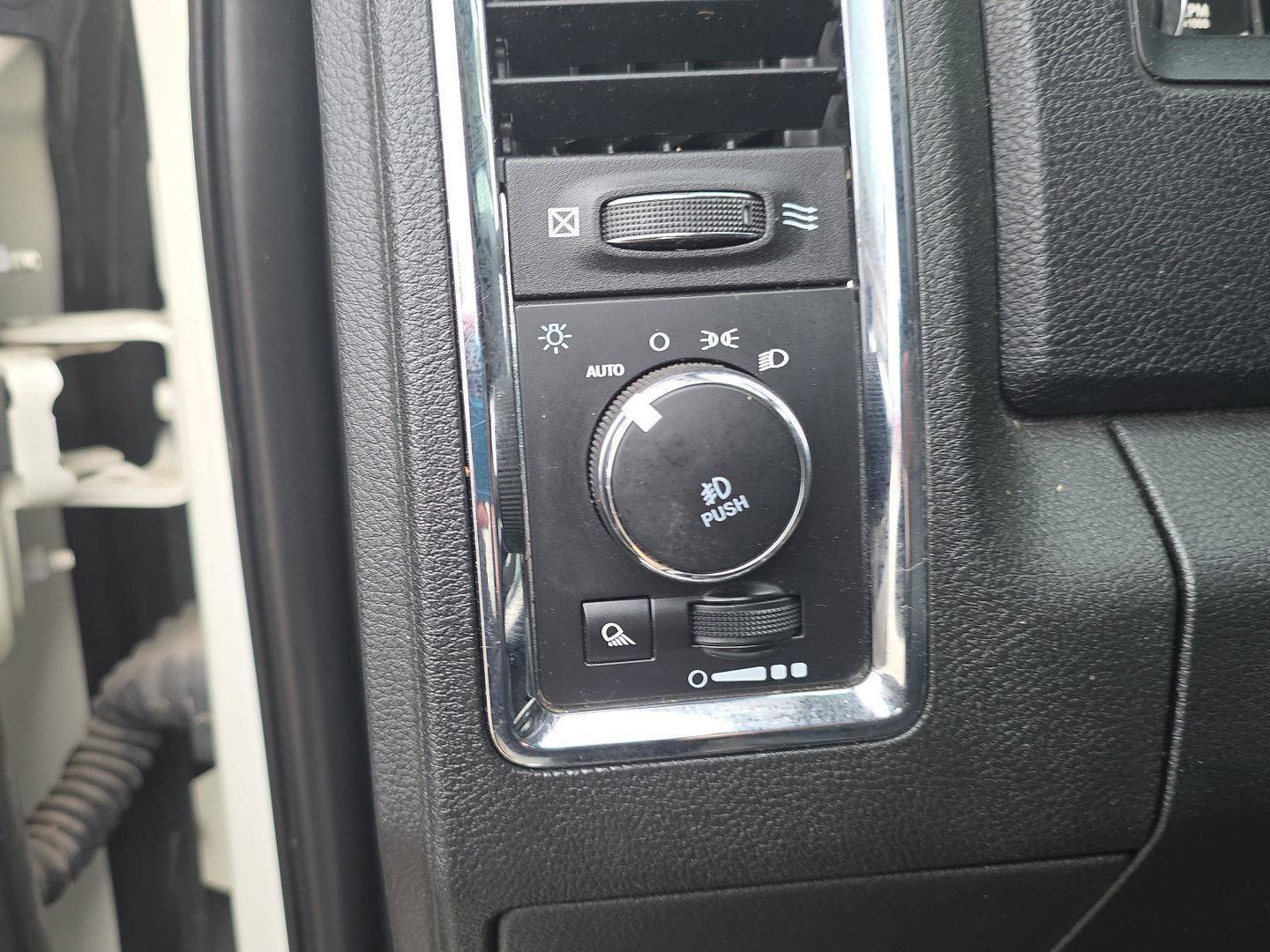 Used 2018 RAM 2500 Laramie w/ Convenience Group image 30