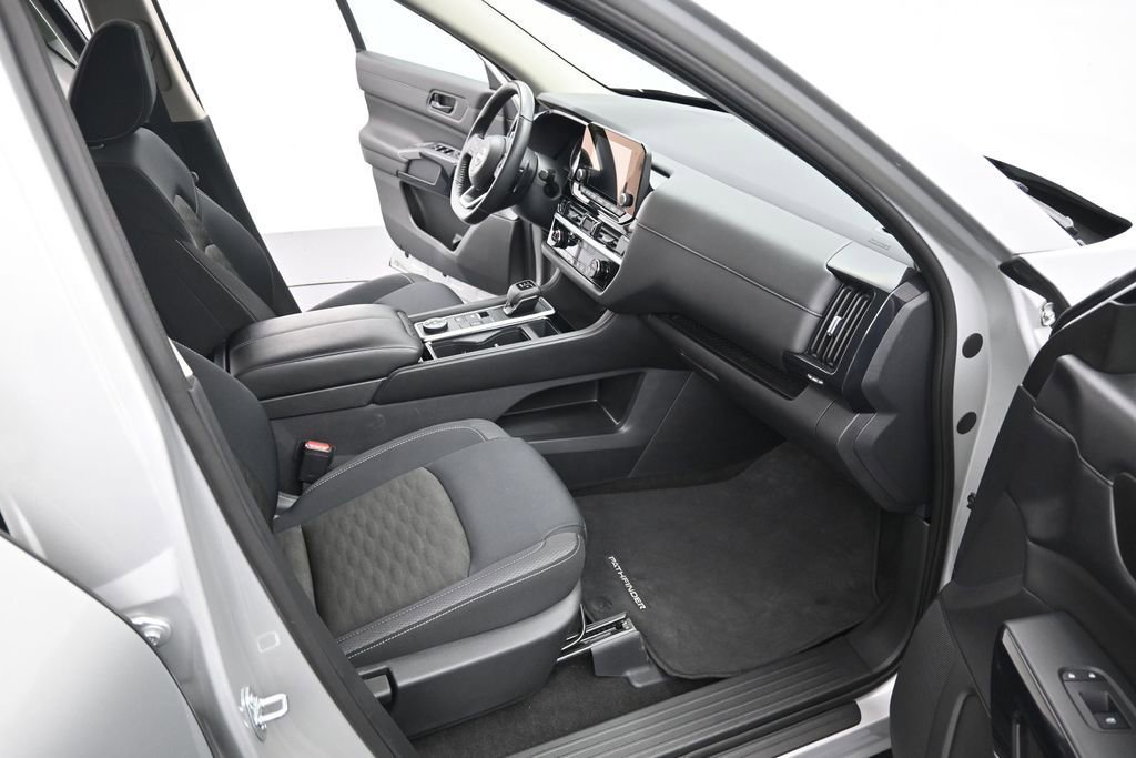 Used 2024 Nissan Pathfinder SV AWD/4WD image 37