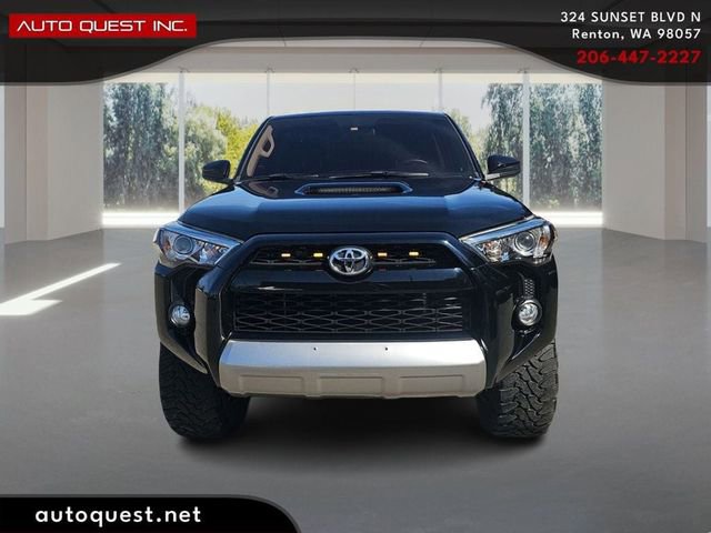 Used 2018 Toyota 4Runner TRD Off-Road AWD/4WD image 2