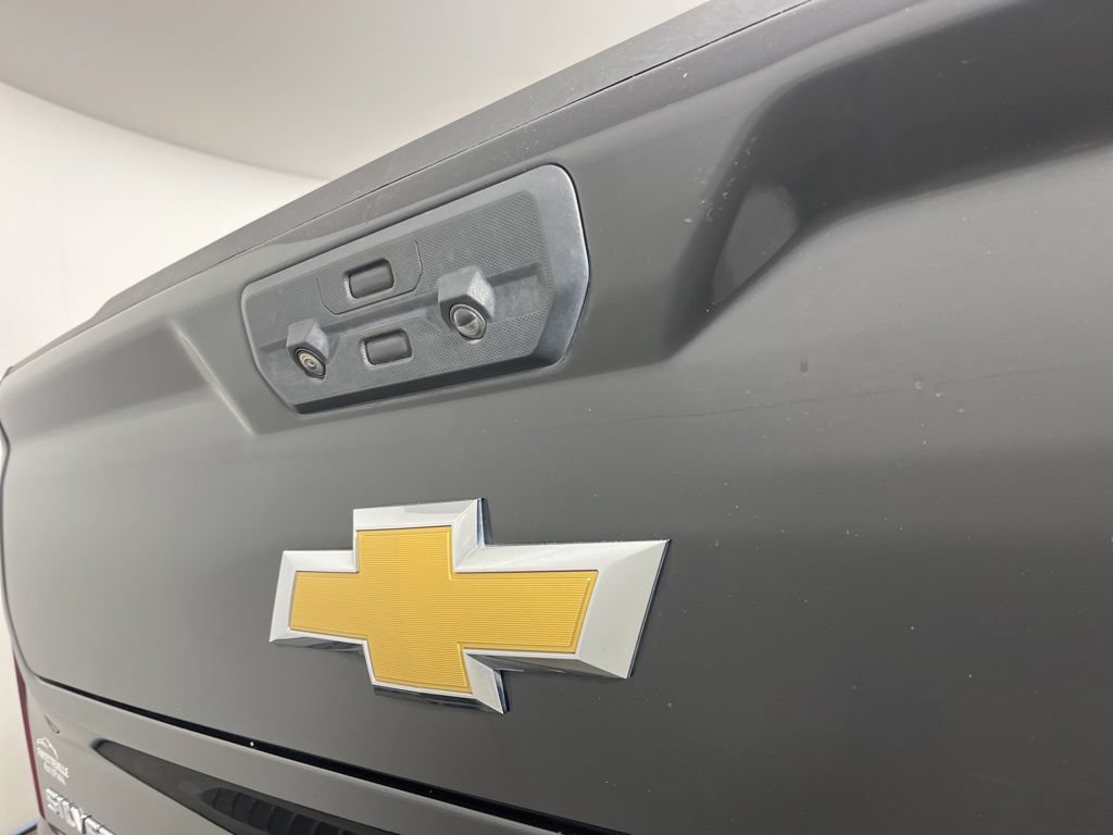 Certified 2023 Chevrolet Silverado 1500 High Country w/ Technology Package AWD/4WD image 12