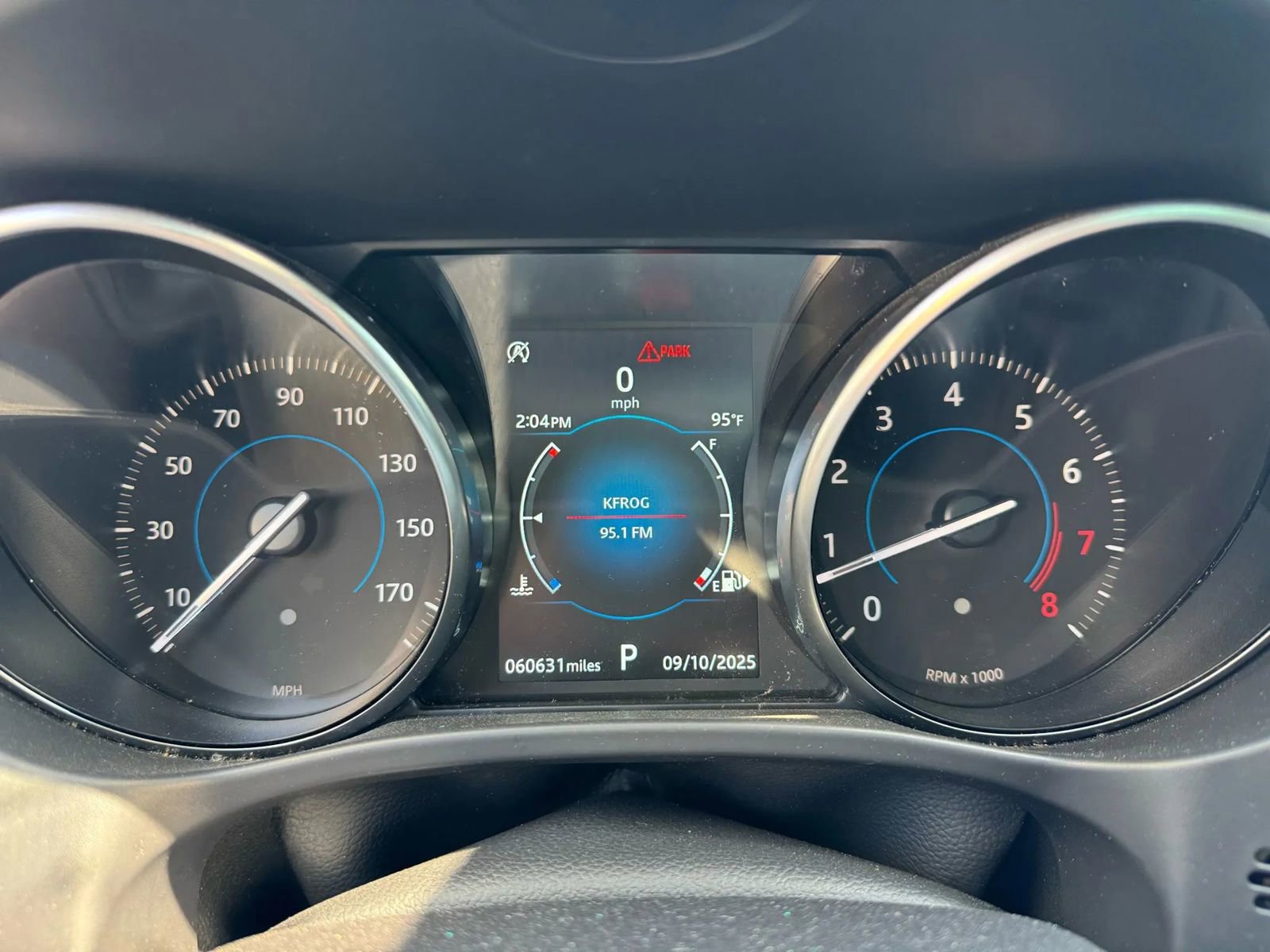 Used 2020 Jaguar F-PACE Premium image 21