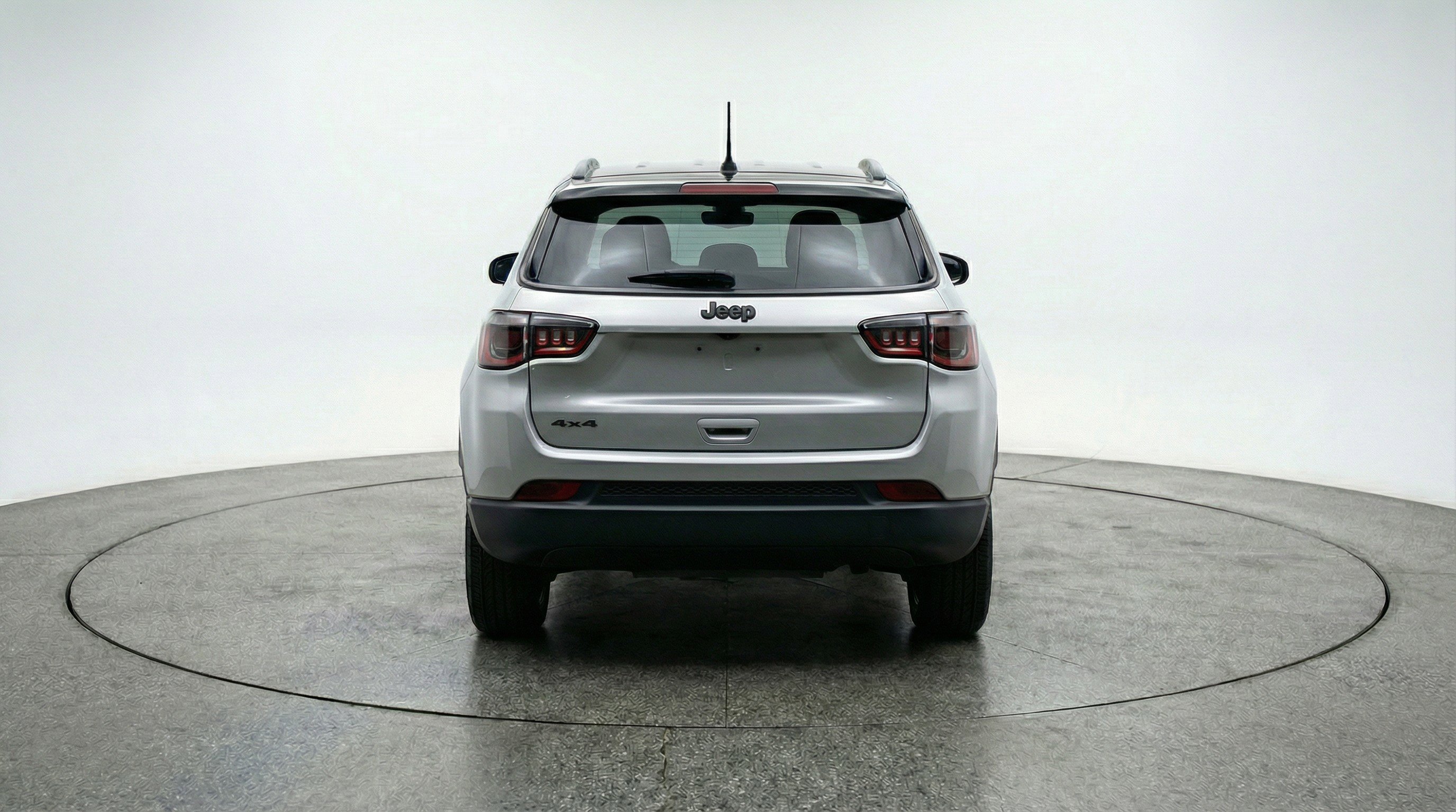 Used 2025 Jeep Compass Trailhawk image 7