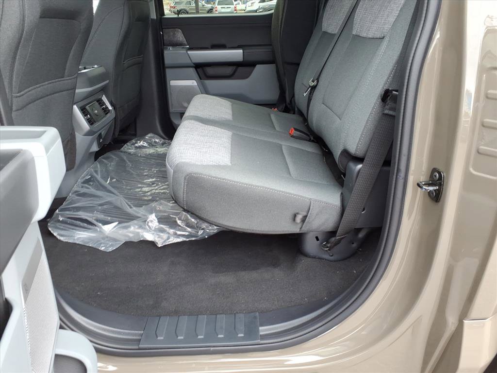 New 2026 Ford F250 XLT w/ XLT Premium Package AWD/4WD image 13