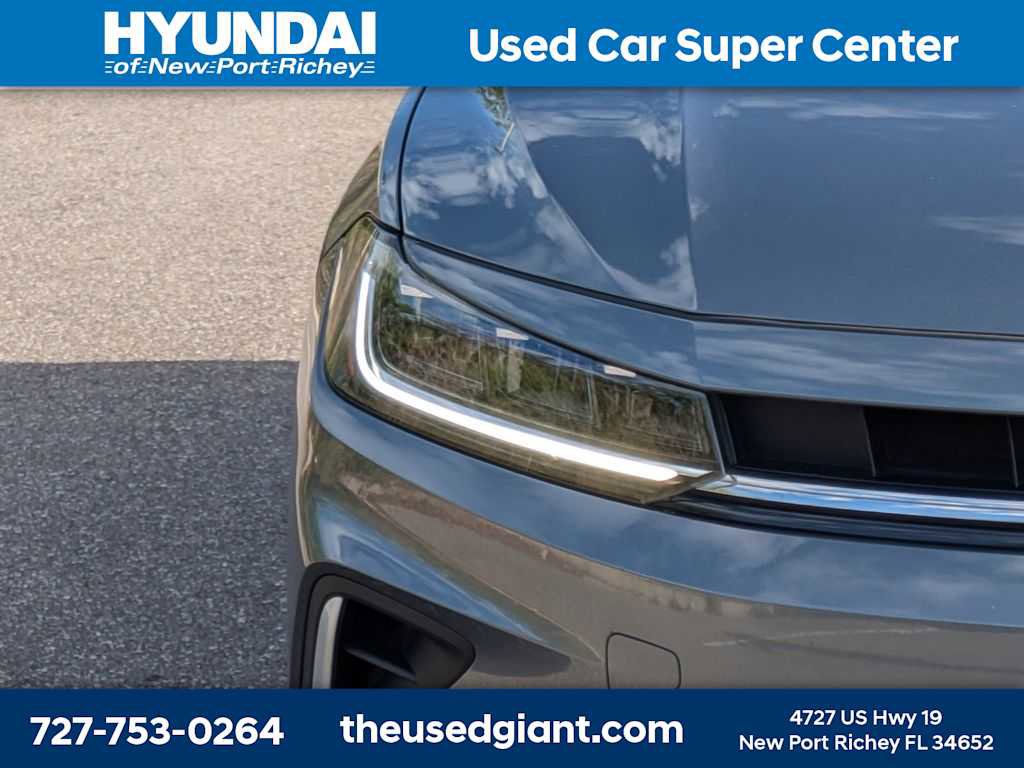 Used 2025 Volkswagen Jetta SE image 9