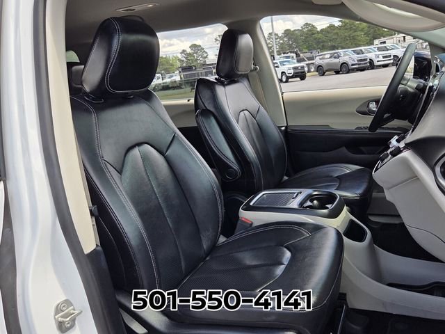Used 2024 Chrysler Pacifica Touring-L image 17