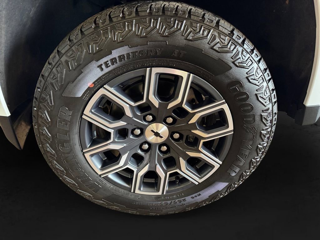 Used 2025 Chevrolet Colorado Z71 w/ Technology Package image 9