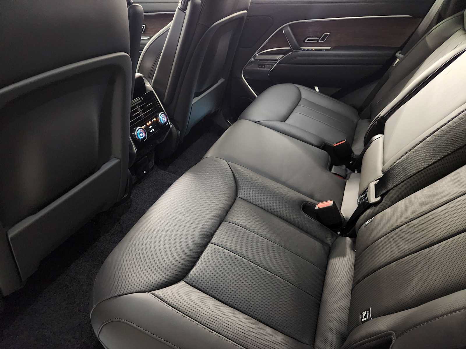 New 2026 Land Rover Range Rover SE AWD/4WD image 28