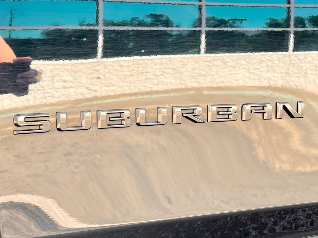 Used 2023 Chevrolet Suburban RST w/ Luxury Package image 16