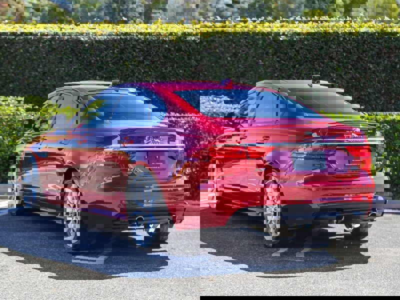 Used 2017 Jaguar XF R-Sport image 7