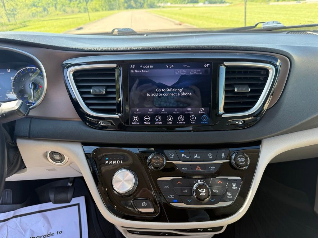 Used 2019 Chrysler Pacifica Touring-L Plus w/ Advanced Safetytec Group FWD image 34
