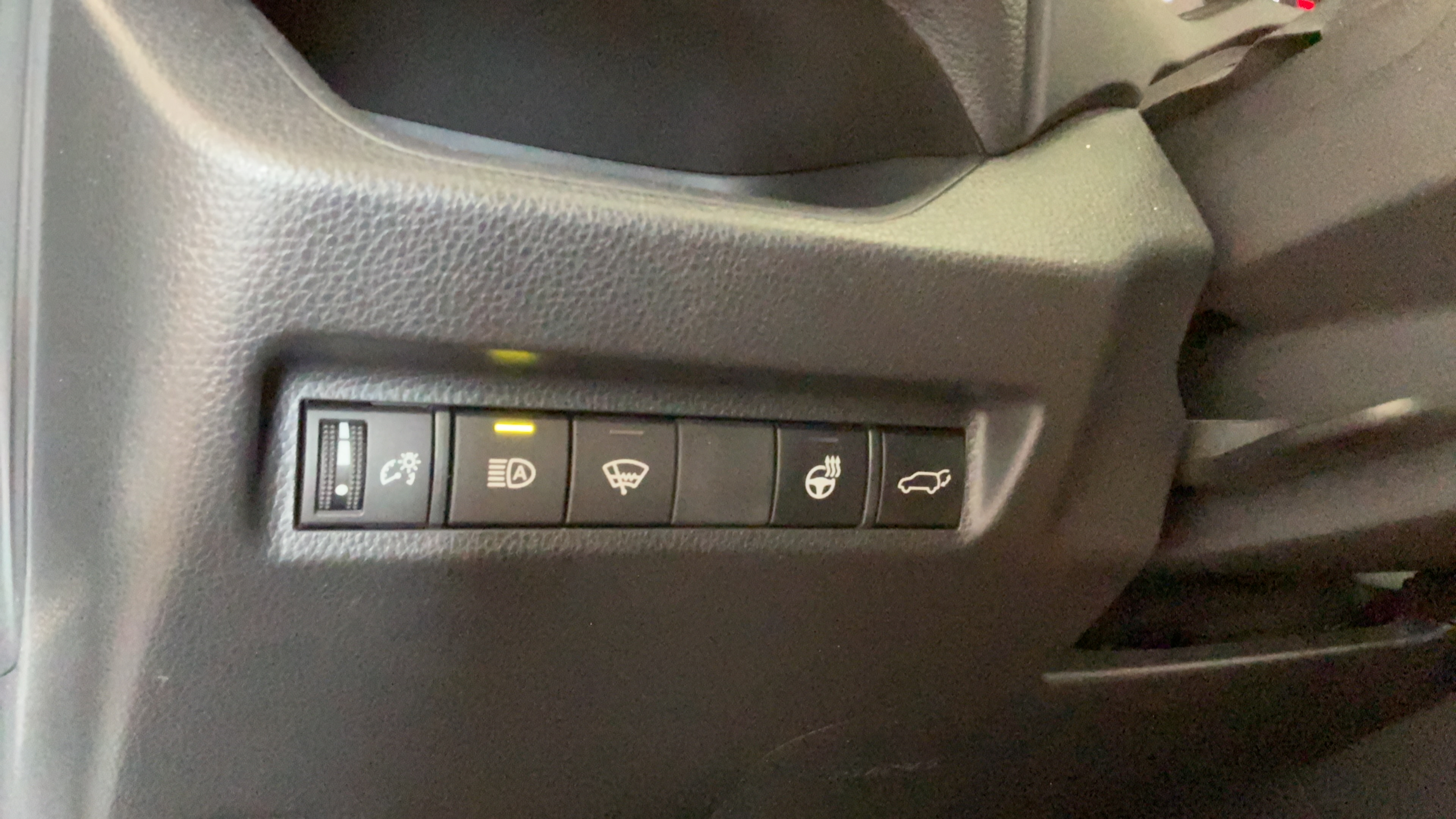 Certified 2021 Toyota RAV4 XLE Premium AWD/4WD image 21