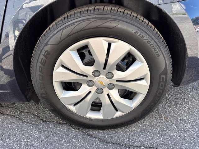 Used 2014 Chevrolet Cruze LS FWD image 18