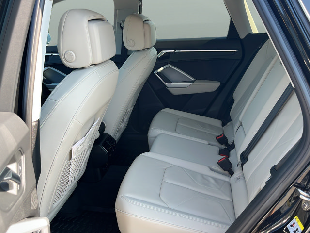 Certified 2025 Audi Q3 2.0T Premium Plus w/ Premium Plus Package AWD/4WD image 19